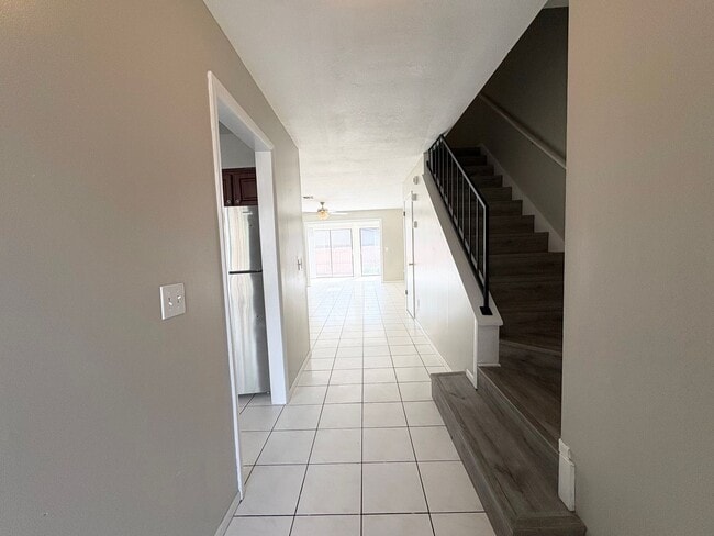 Photo - 3B/2.5B Townhome Unit ~ Beacon Hill Community ~ Carpet Free