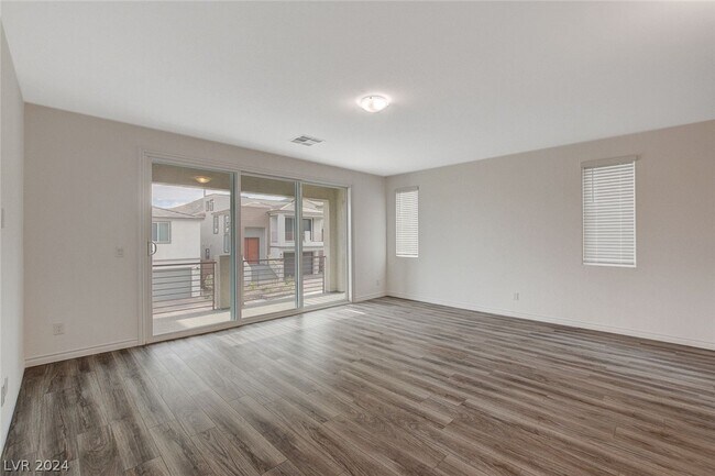 Building Photo - 10776 Mulholland Ave