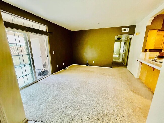 Building Photo - 310 E McCoy Ln
