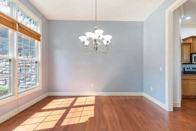 Building Photo - 185 Stoney Pointe Dr
