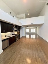 Building Photo - 920 E Santa Ana Blvd