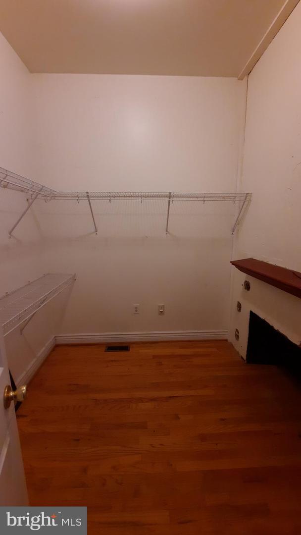 Foto del edificio - 519 E Main St