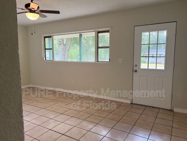 Building Photo - 2205 NE 14th Ave