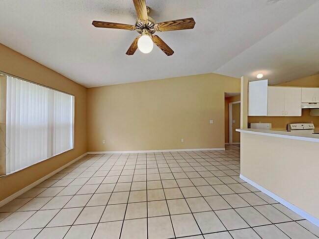 Building Photo - 427 Flamingo Ct