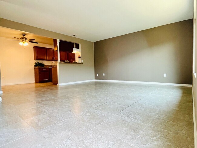 Building Photo - 17381 Jacquelyn Ln