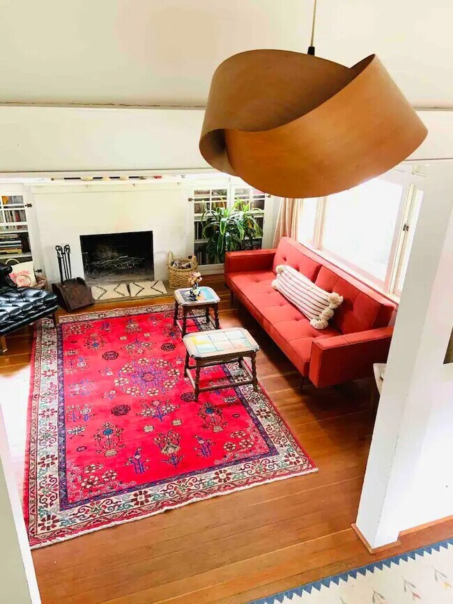 Foto del edificio - 3818 N Commercial Ave