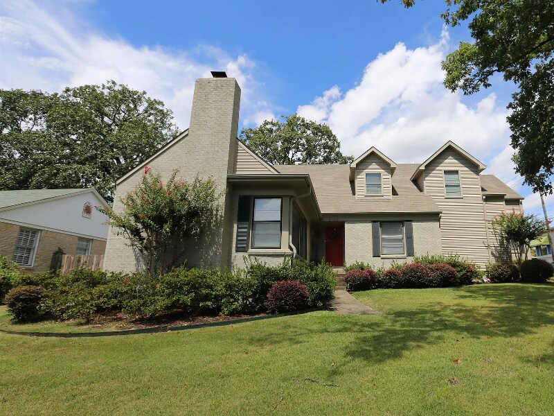 Primary Photo - 6100 Cantrell Rd