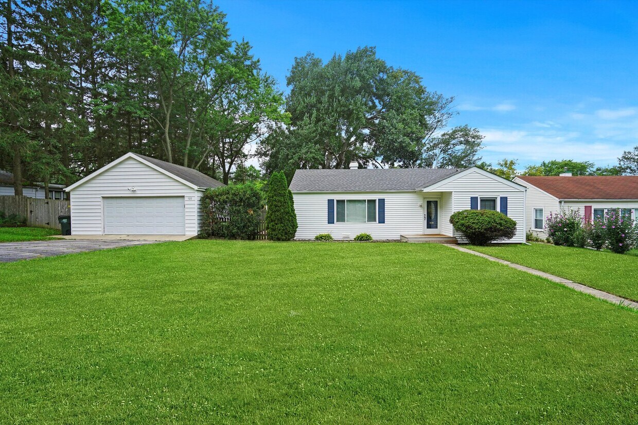 122 Linden Ave, Mundelein, IL 60060 House Rental in Mundelein, IL