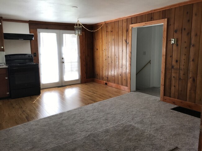 Foto del edificio - Log Home for Rent in North Pole!