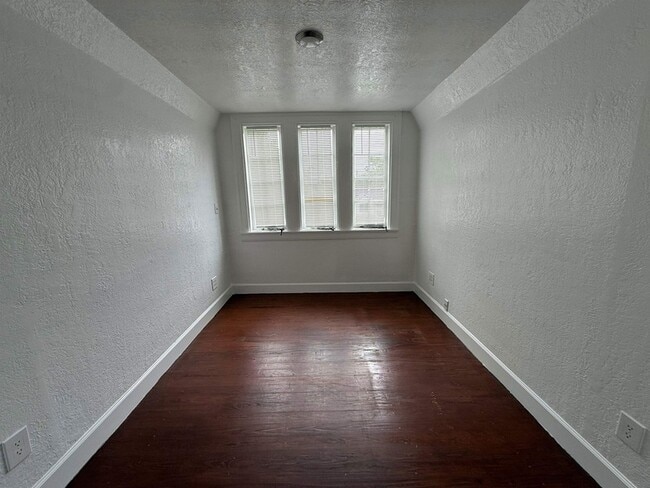 Building Photo - 2504 Pecos St
