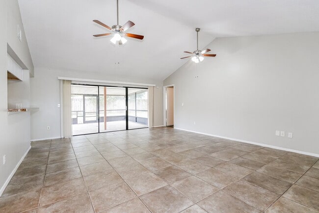 Foto del edificio - 15713 Woodshed Pl