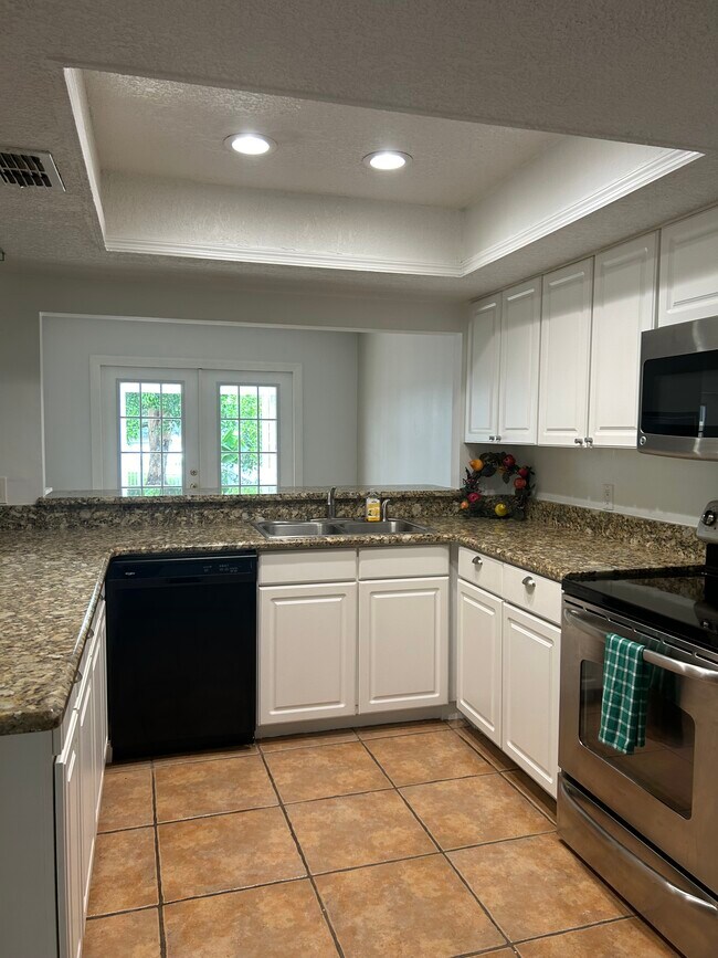 Building Photo - 8404 Tangelo Tree Dr