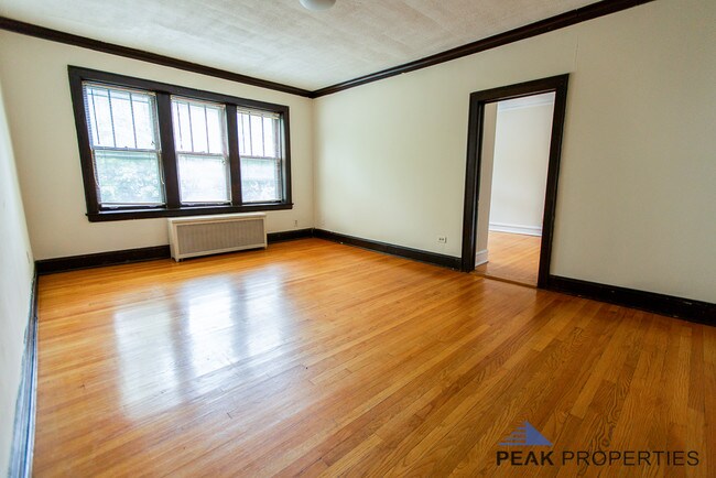 Foto del edificio - 4449-55 N. Leavitt St.