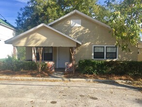 Building Photo - 816 Park St