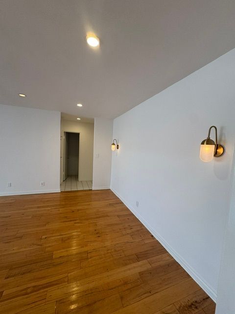 Foto del edificio - 8710 Delgany Ave