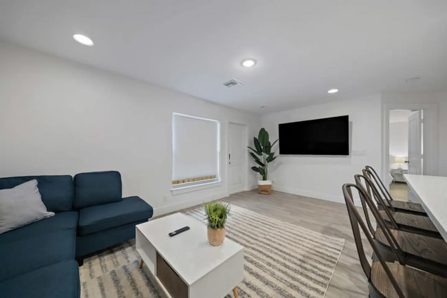 Foto del edificio - 509 Lilac Ct
