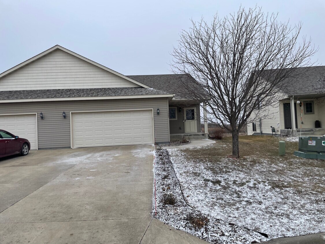 1205 Mockingbird Loop, Sartell, MN 56377 Townhome Rentals in Sartell