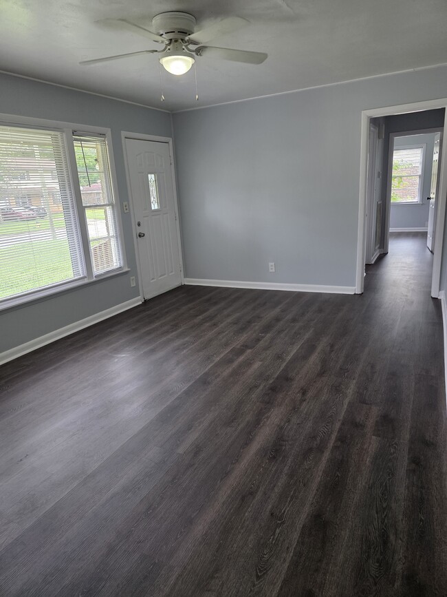 Building Photo - 3607 Inglewood Dr NW