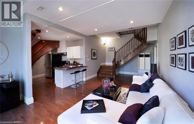 Photo du bâtiment - 21 Richmond St