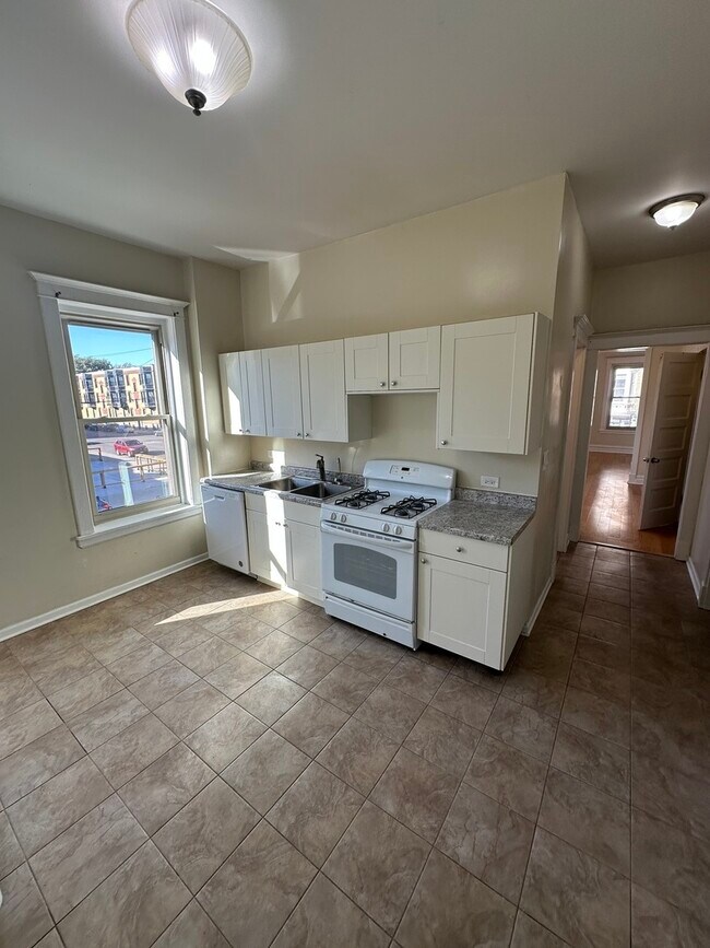 Foto del edificio - 953 N California Ave