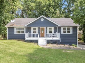 Building Photo - 608 Wood Ridge Dr