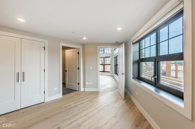 Foto del edificio - 731 N Sangamon St