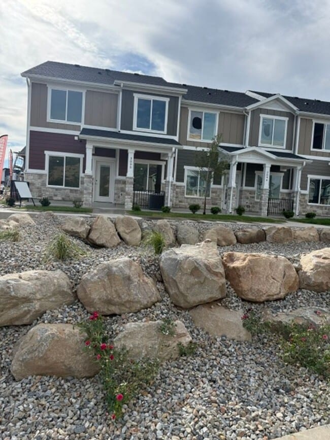 Building Photo - 3090 E Thorley Dr