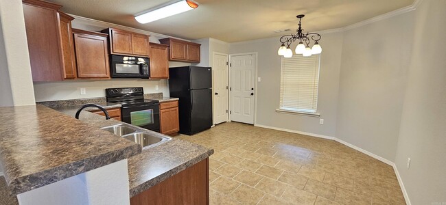 Building Photo - 14815 Parkway Meadows Dr