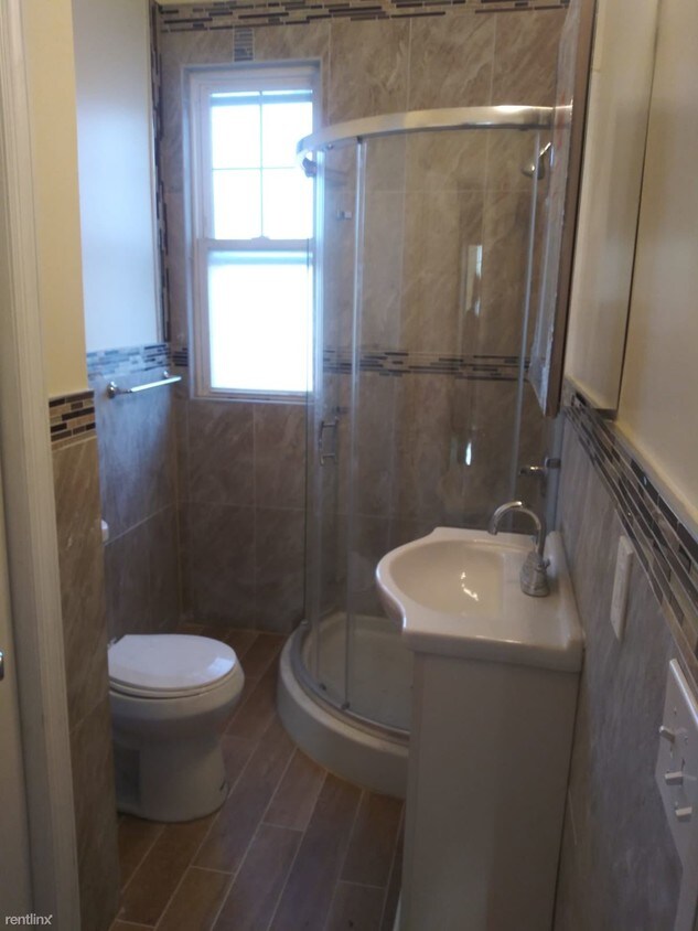 Building Photo - 1 br, 1 bath Apartment - 184 Zabriskie St