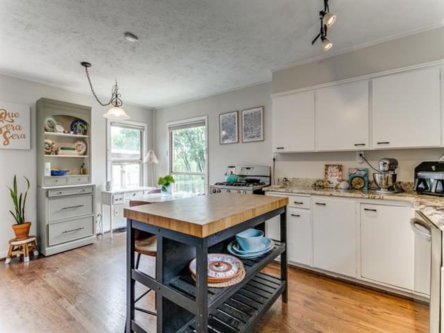 Foto del edificio - 9443 Waterview Rd