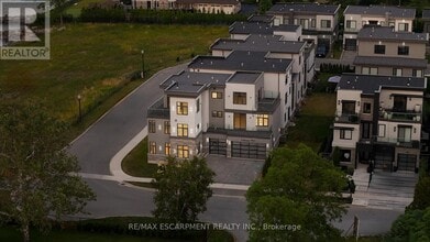 Building Photo - 4 Sunrow Gate