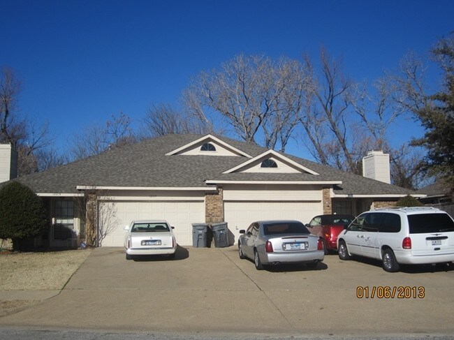 Building Photo - 12015-12037 Leisure Way
