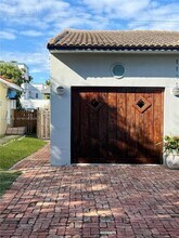 Building Photo - 1185 Biarritz Dr