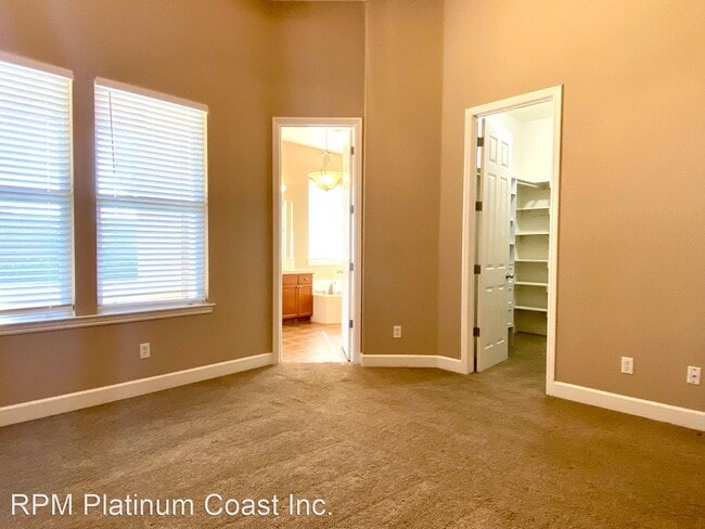 Building Photo - 4 br, 2 bath House - 6111 W. Menlo Ave.