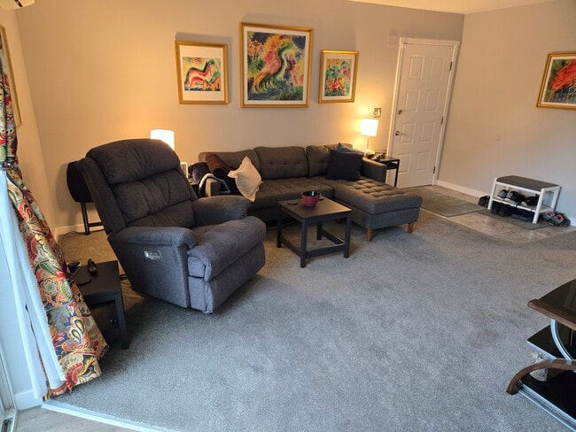 Building Photo - 1228 S 3rd St