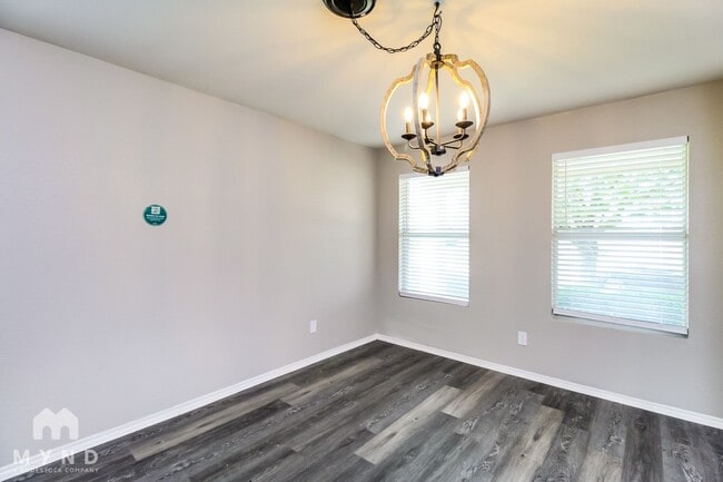 Building Photo - 1645 Sequoia Dr