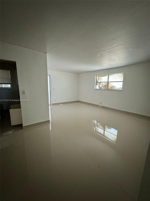 Primary Photo - 1 bedroom in Hallandale FL 33009