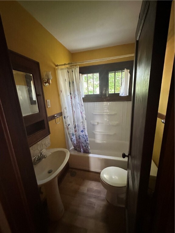 Foto del edificio - 211 Austin Ln