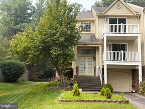 Building Photo - 15618 Montview Dr