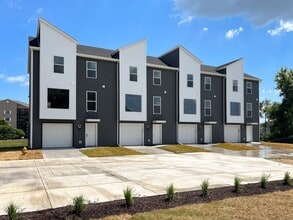 Building Photo - 3983 Creek Hill Dr