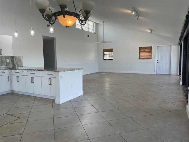 Building Photo - 26 S Exuma Rd