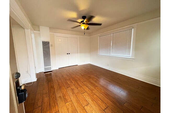 Living Room - 327 6th St