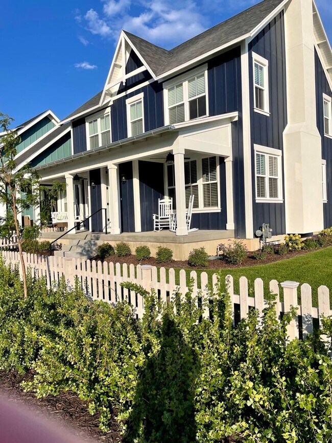 Photo - Daybreak Island Furnished Home