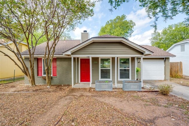 Building Photo - 8700 Soho Dr