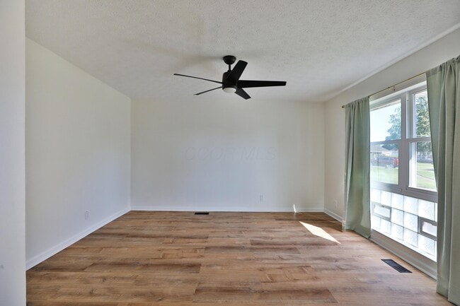 Building Photo - 601 Daventry Ln