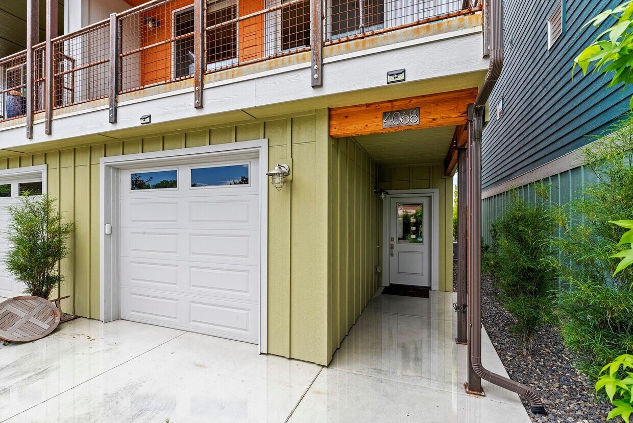 Primary Photo - Urban 3 Story Custom Built Home _ Pet Frie...