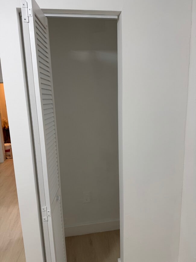 closet - 4521 SW 5th Ter