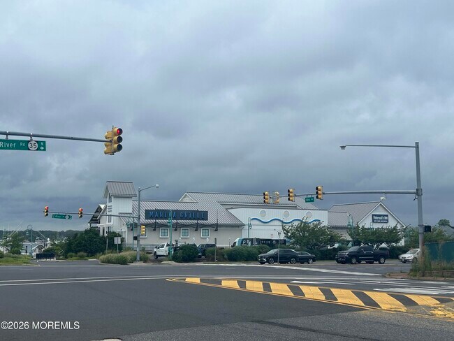 Foto del edificio - 1000 River Rd