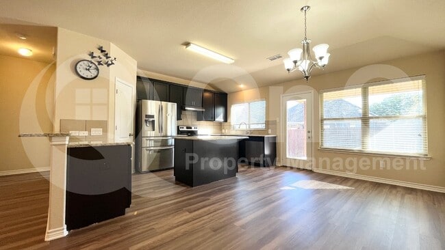 Building Photo - 4524 Lakeside Hollow St