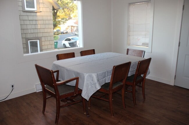 Foto del edificio - 621 S Jefferson St